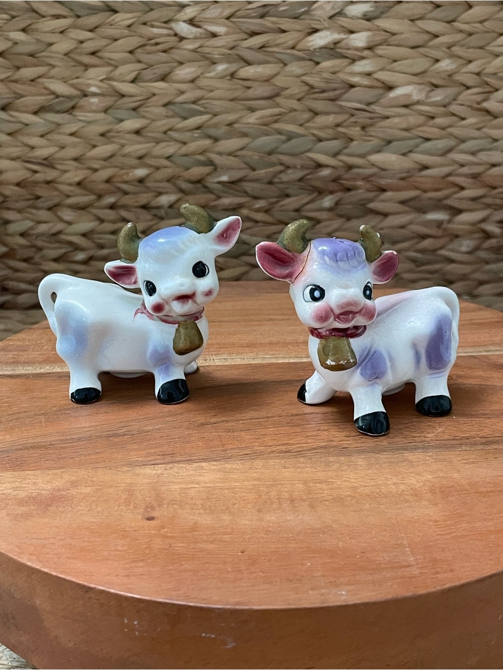 Vintage ceramic cow salt and pepper shakers, made in Japan